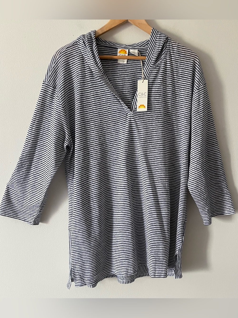 NWT Women’s C&C California Black White 100% Linen Striped Lightweight Hoodie 1X